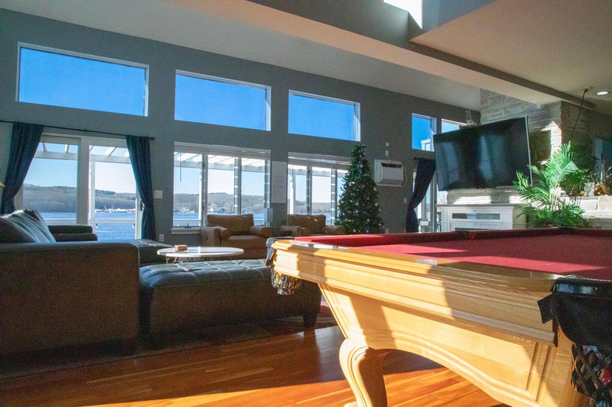 Spectacular Home With A Amazing Ocean - River View 그로튼 외부 사진